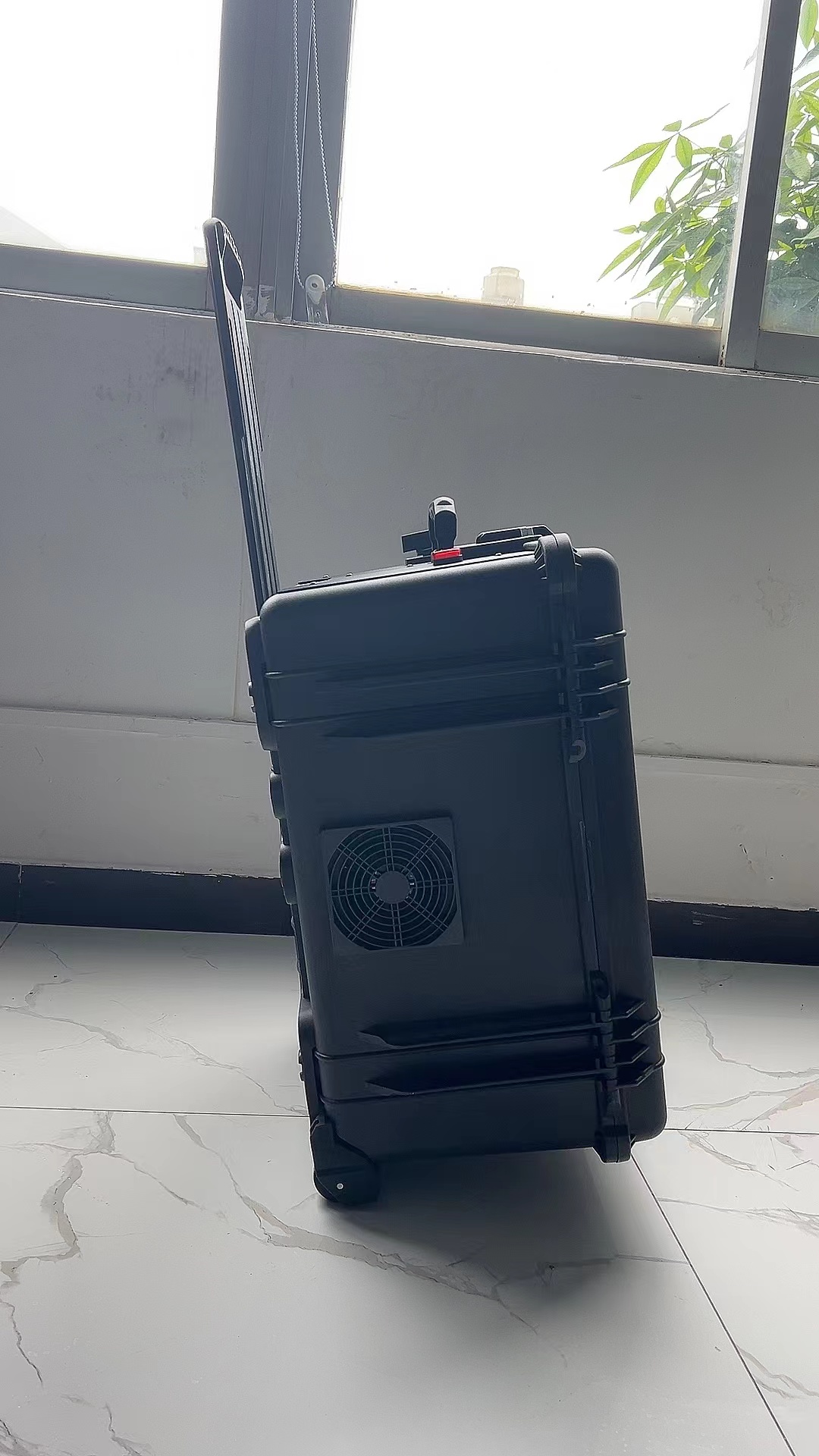 图们手拉箱型移动通信干扰器